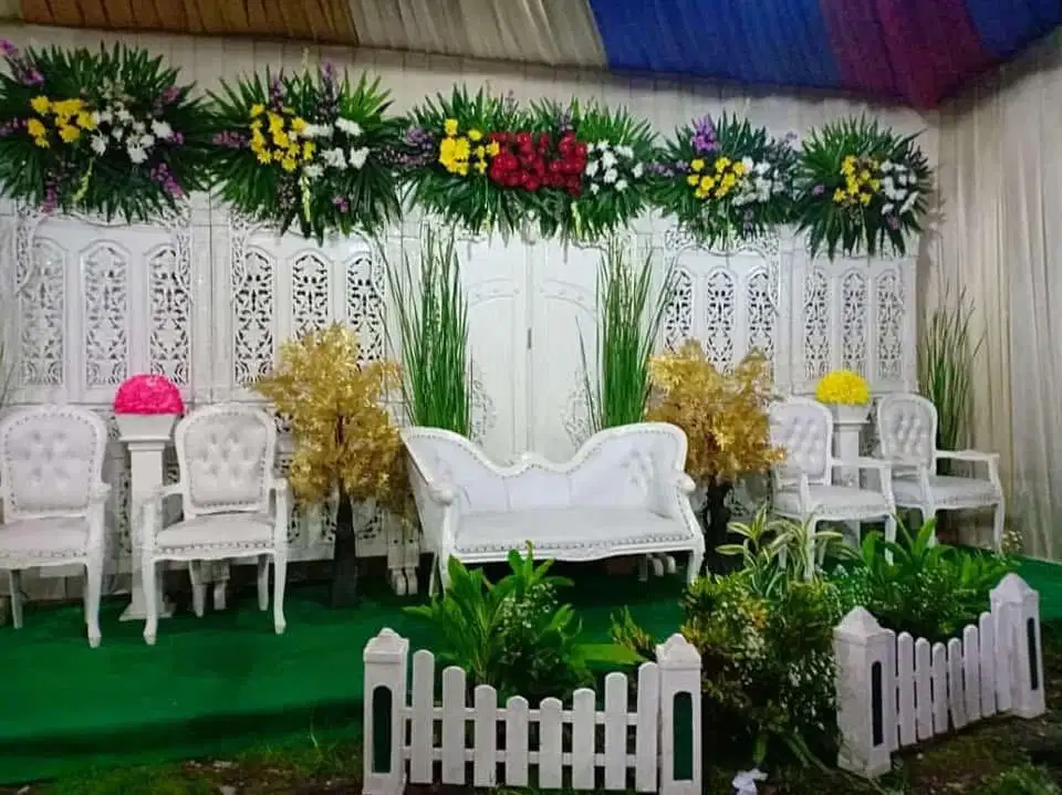 Set Bangku Pelaminan dan Gebyok