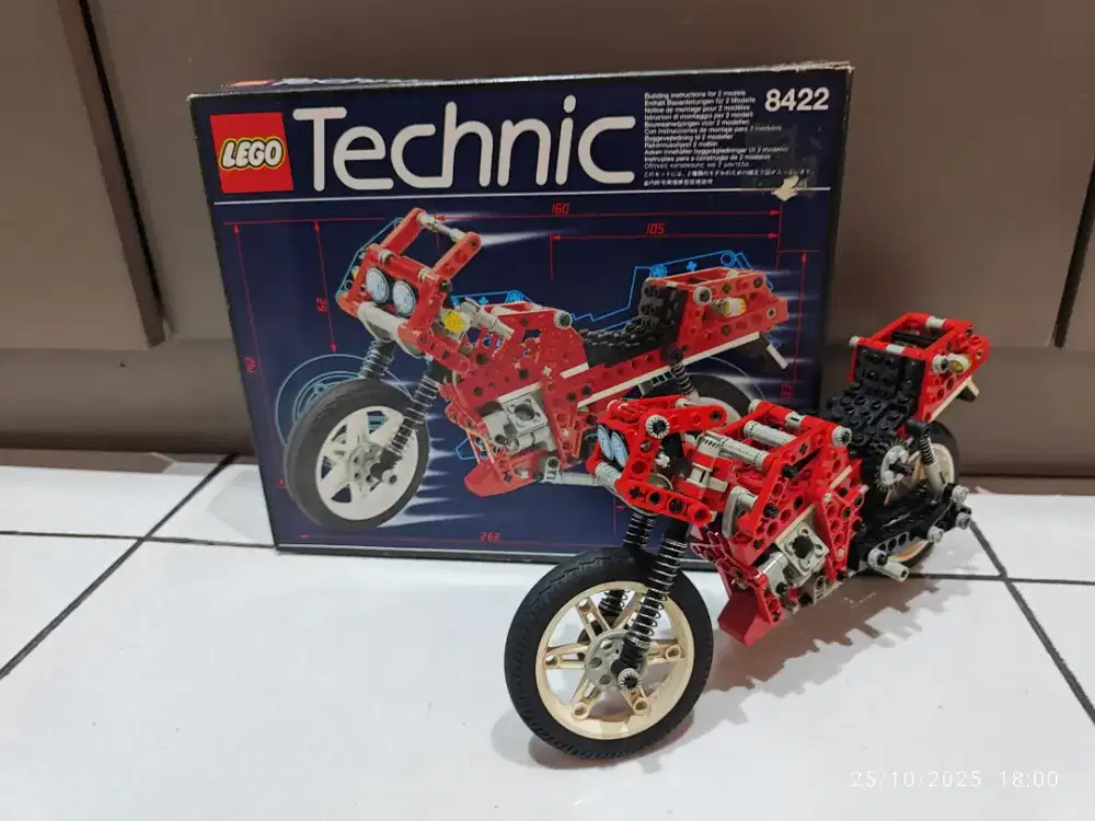 LEGO Technic 8422 - Circuit Short Racer / Classic Motorcycle (1995)