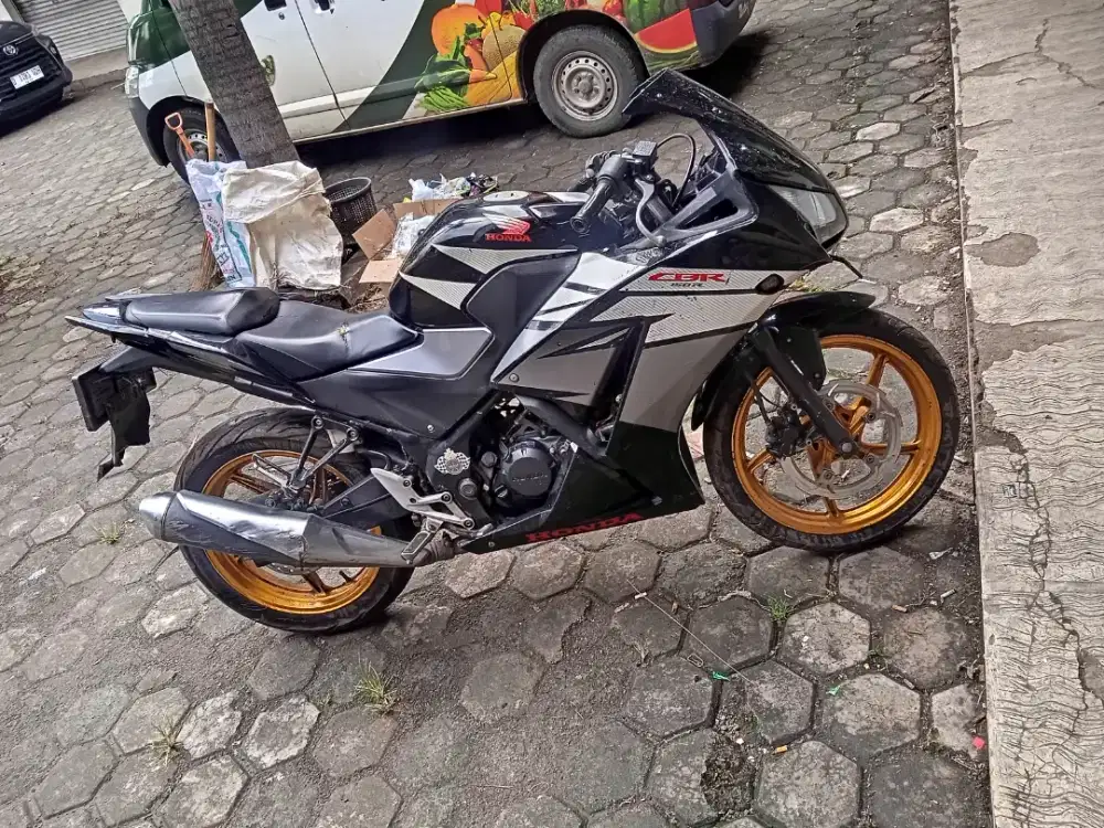 CBR K45 2015 R LENGKAP ISI HABIS PLAT SUBANG T