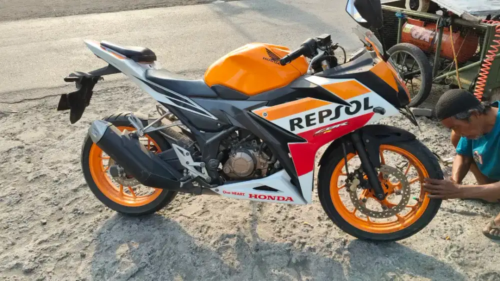 Di jual honda CBR 150