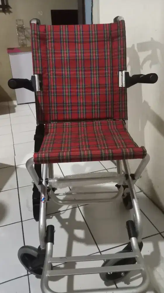 Kursi roda Kondisi 95%