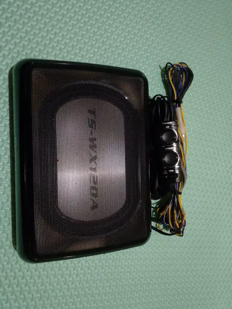 Subwoofer kolong Pioneer TS - WX120A