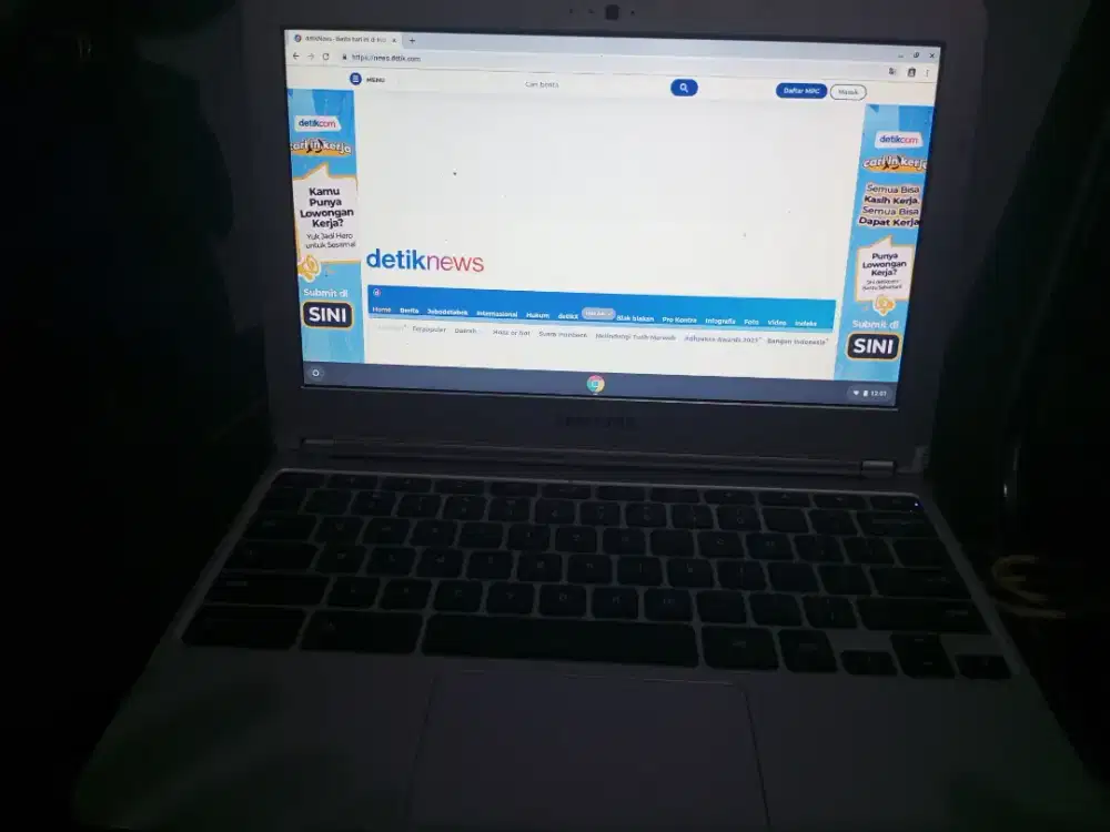 Samsung laptop chrome