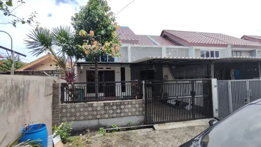 DISEWAKAN RUMAH STRATEGIS SIAP HUNI 10 MENIT DARI PINTU TOL PETUKANGAN