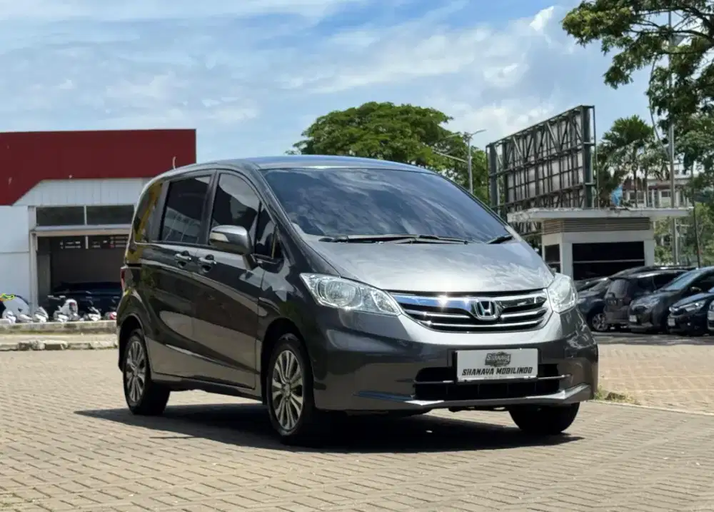 Honda Freed SD 1.5 Double PowerMatic A/T 2013 Abu Abu Metalik