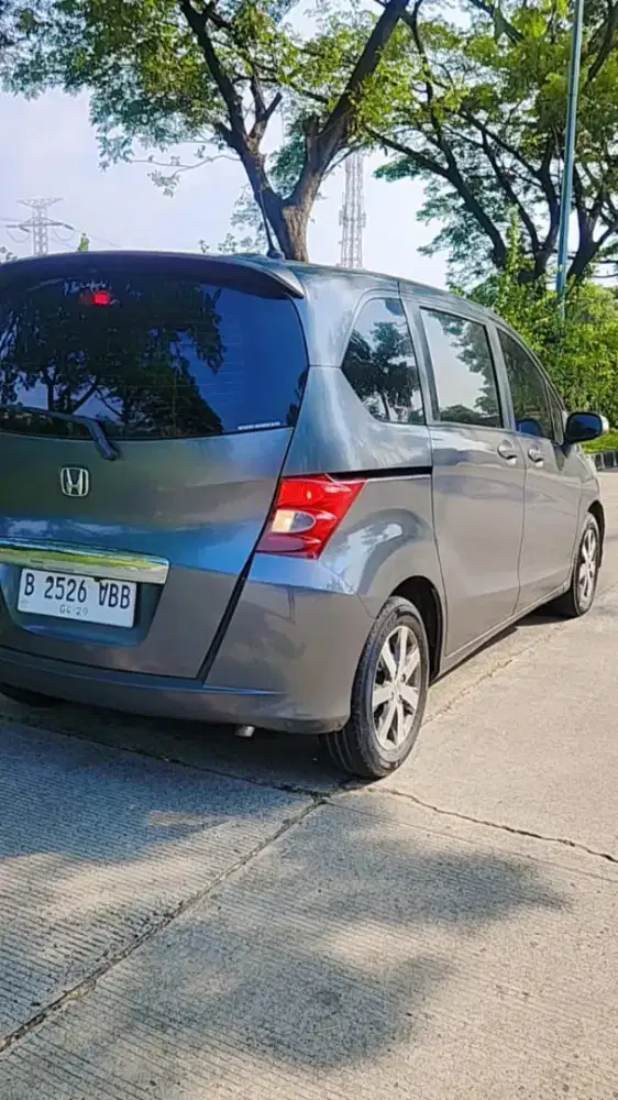 Honda freed psd masih mulus
