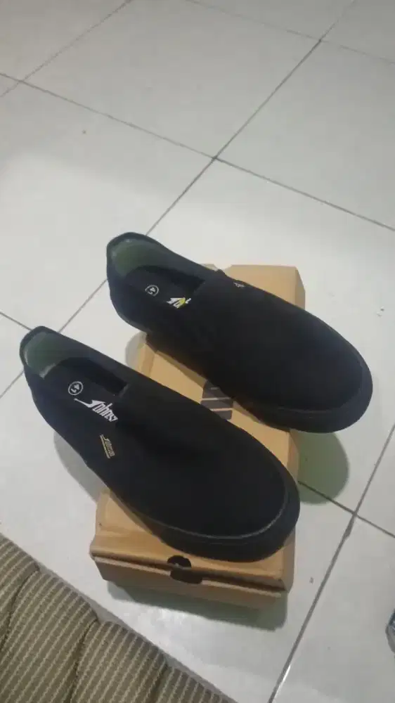 Sepatu salah beli