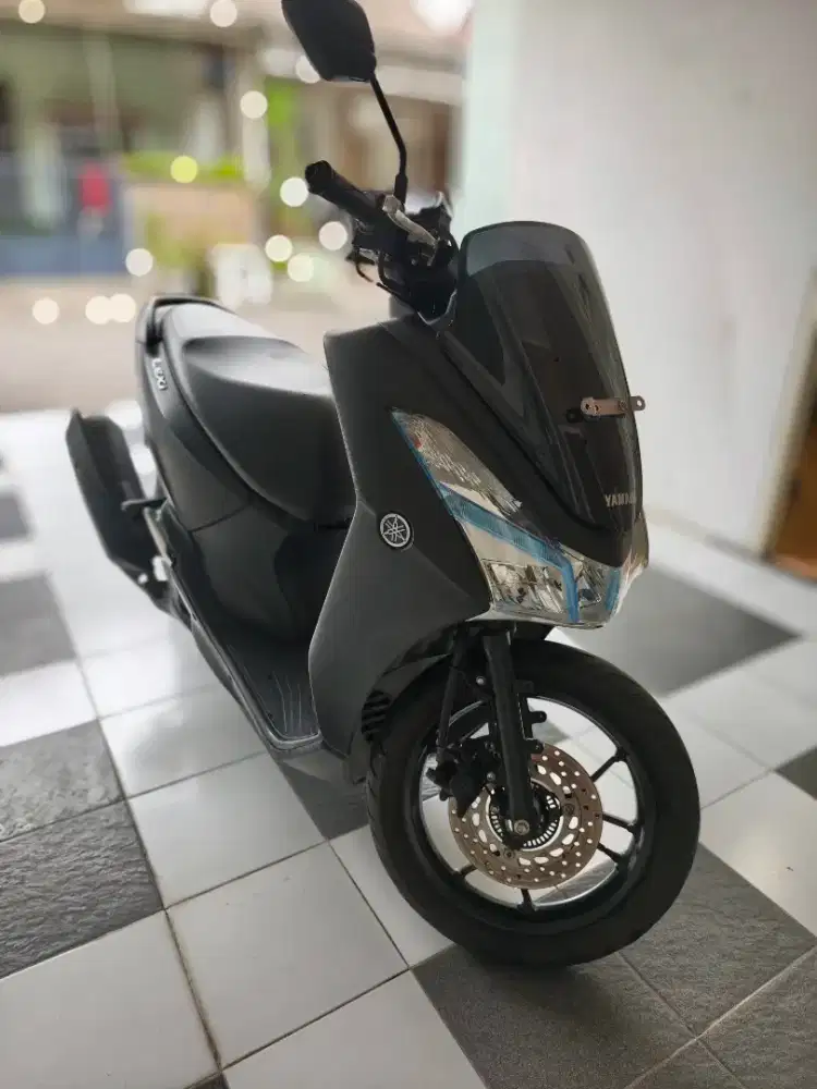 Dijual YAMAHA LEXI 2019 kilometer rendah 7rb an kondisi sesuai foto