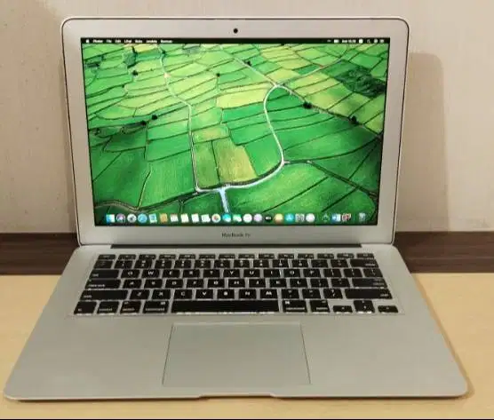 MacBook Air! Desainer Auto Ganteng, Proyek Auto Kelar!