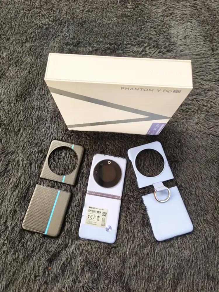Tecno phantom v flip