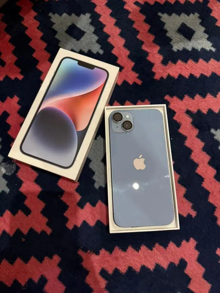Iphone 14 Plus warna biru