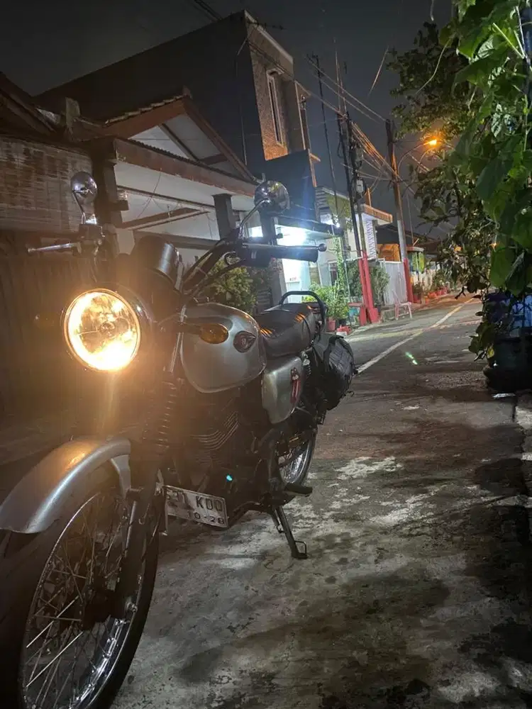 Kawasaki W 175 SE