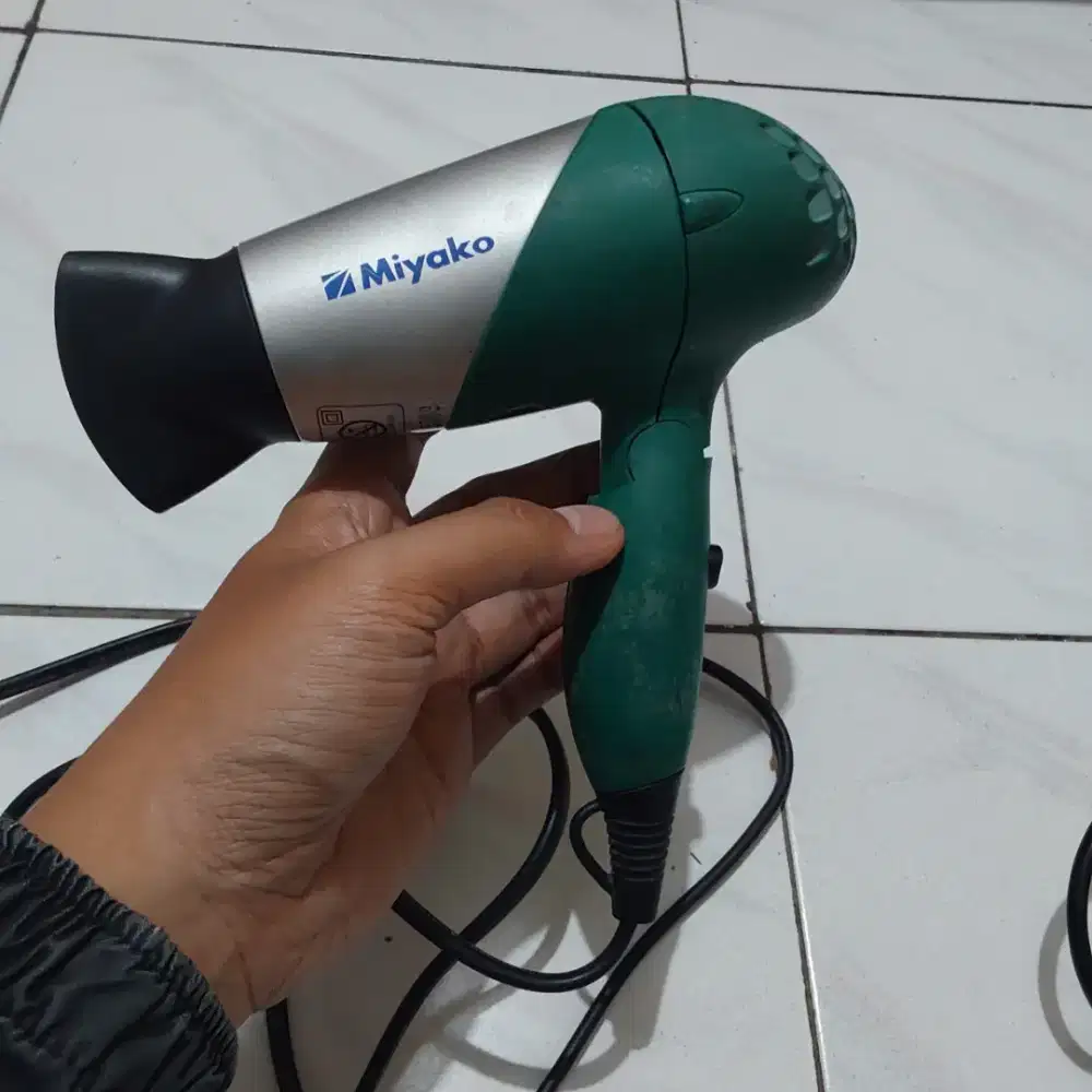 Hair dryer 2 buah miyako dan wigo