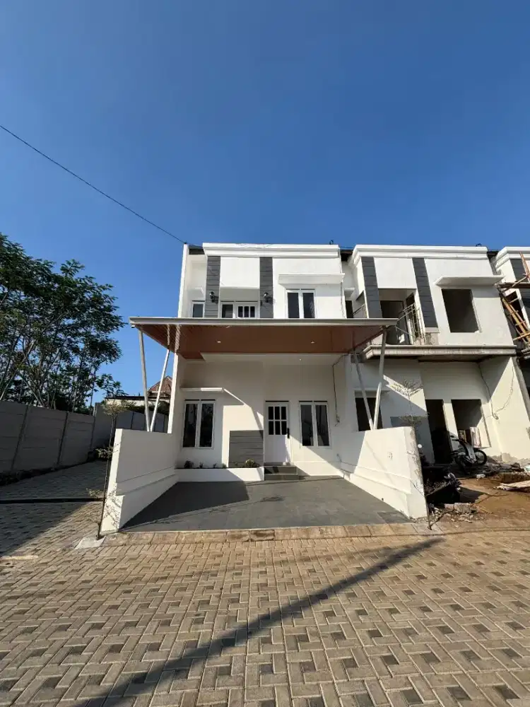 Rumah baru 2 lantai Dp 0% malang