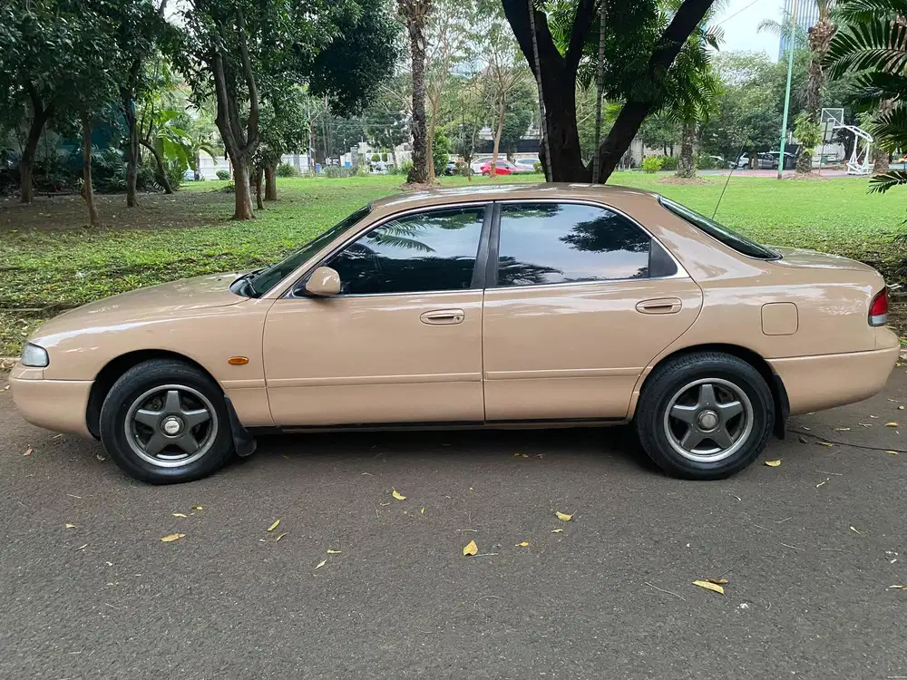 Mazda Cronos 1995 Bensin