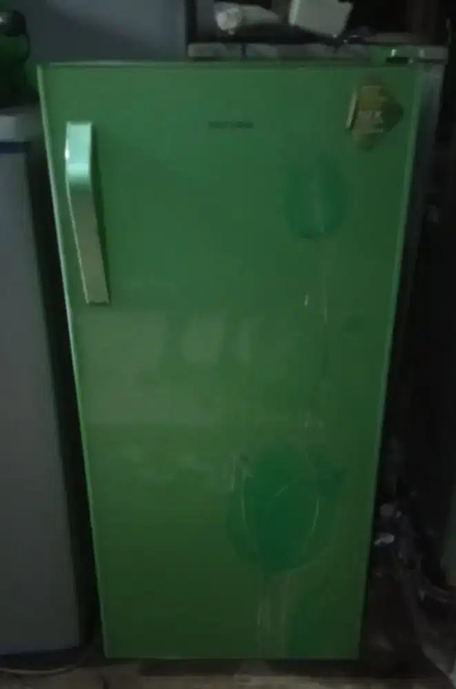 Kulkas 1pintu merek polytron belleza