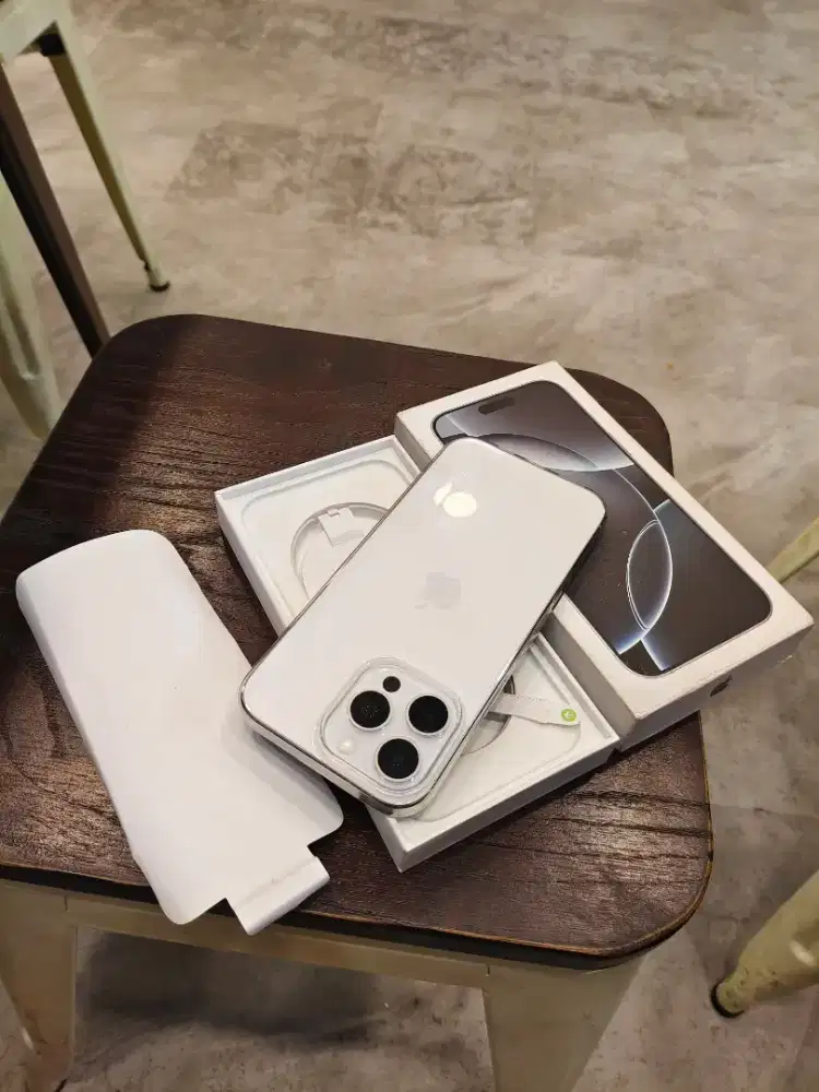 Iphone 16 pro max 256 inter fullset mulus like new