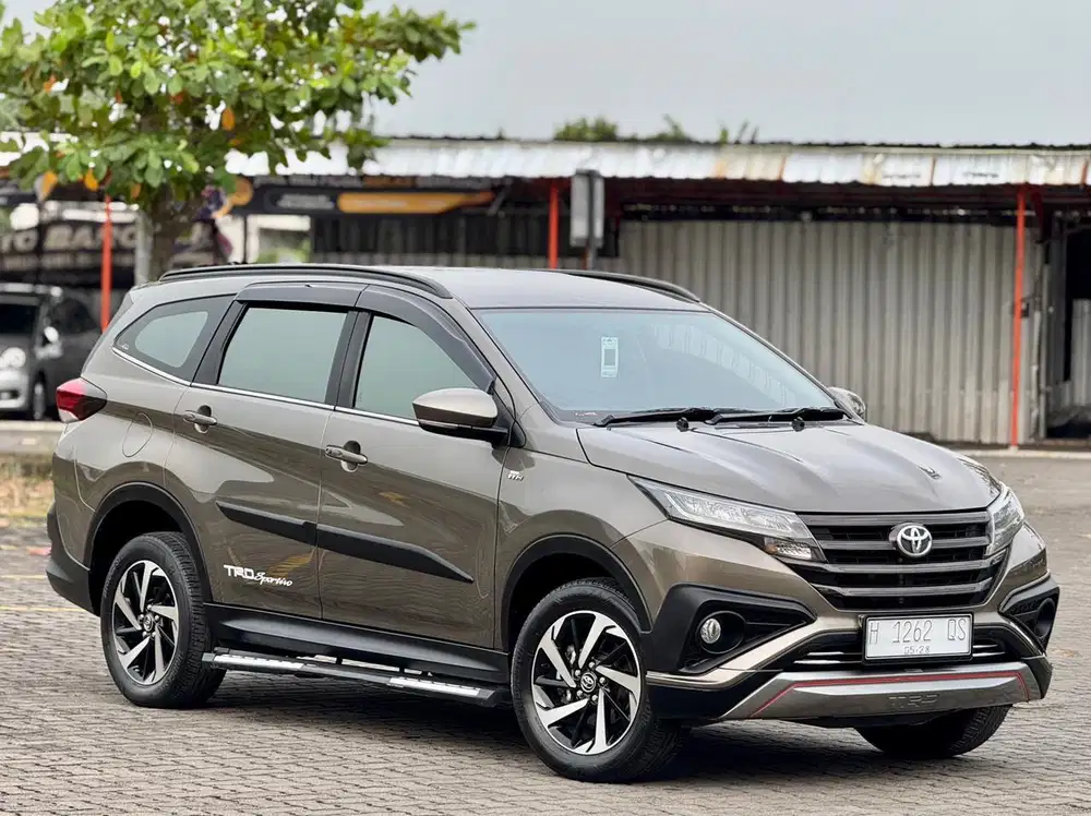 KM 80 Toyota Rush TRD 2018 Automatic Plat H Istimewa