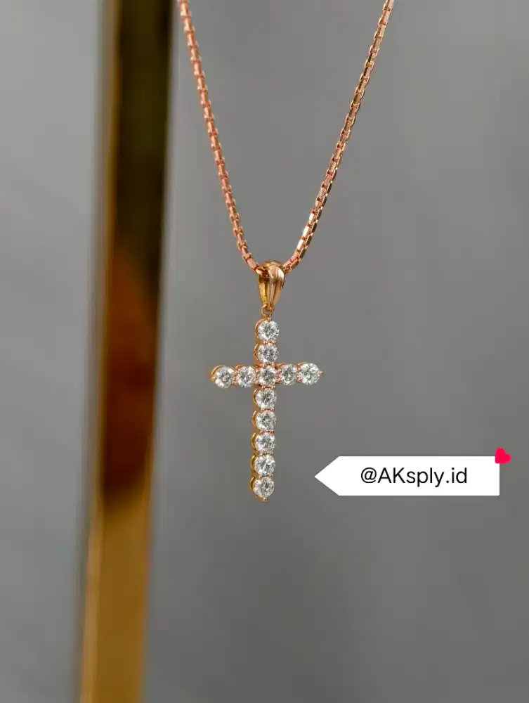 CROSS PENDANT 17K Rose Gold 12Pcs Diamond 0.065CT NECKLACE 5.15G