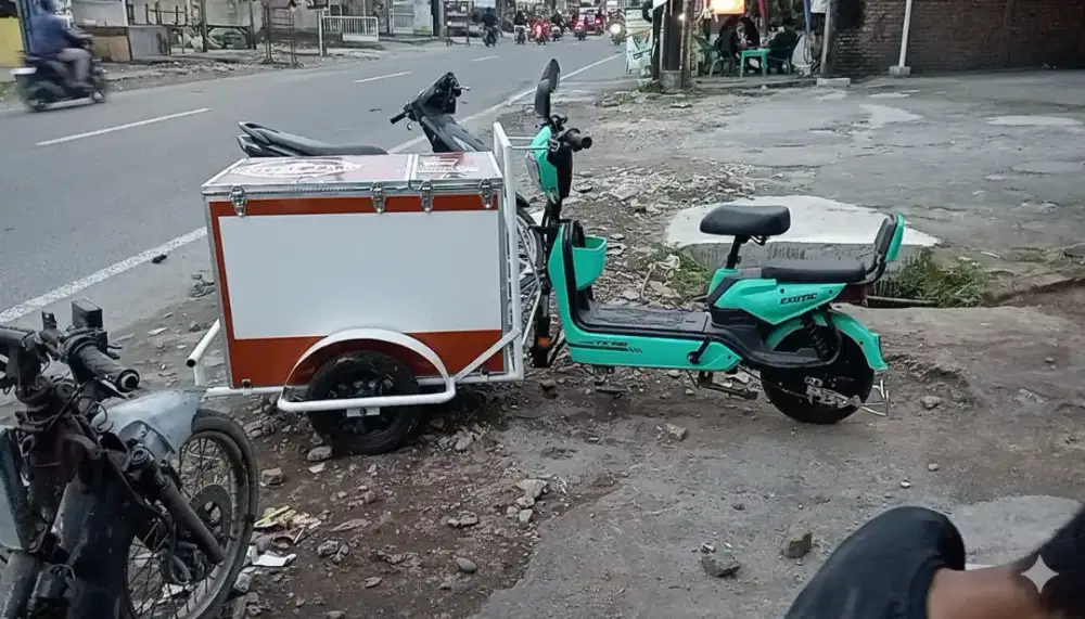 Sepeda listrik Gerobak kopi