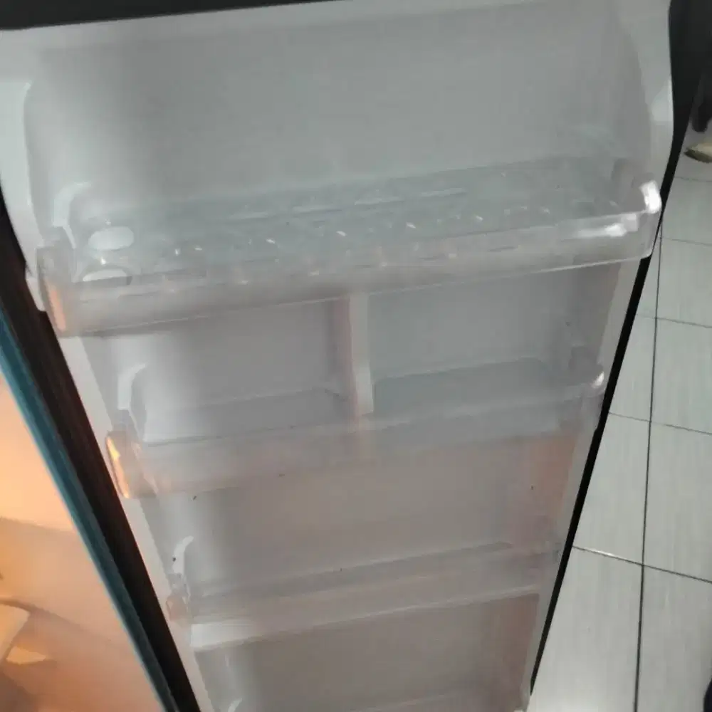 Kulkas Polytron