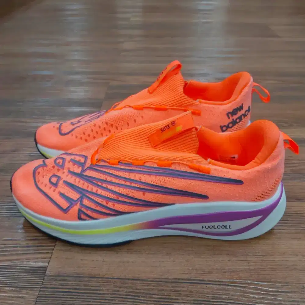 New Balance Fuelcell Elite V3 - 43 Like New