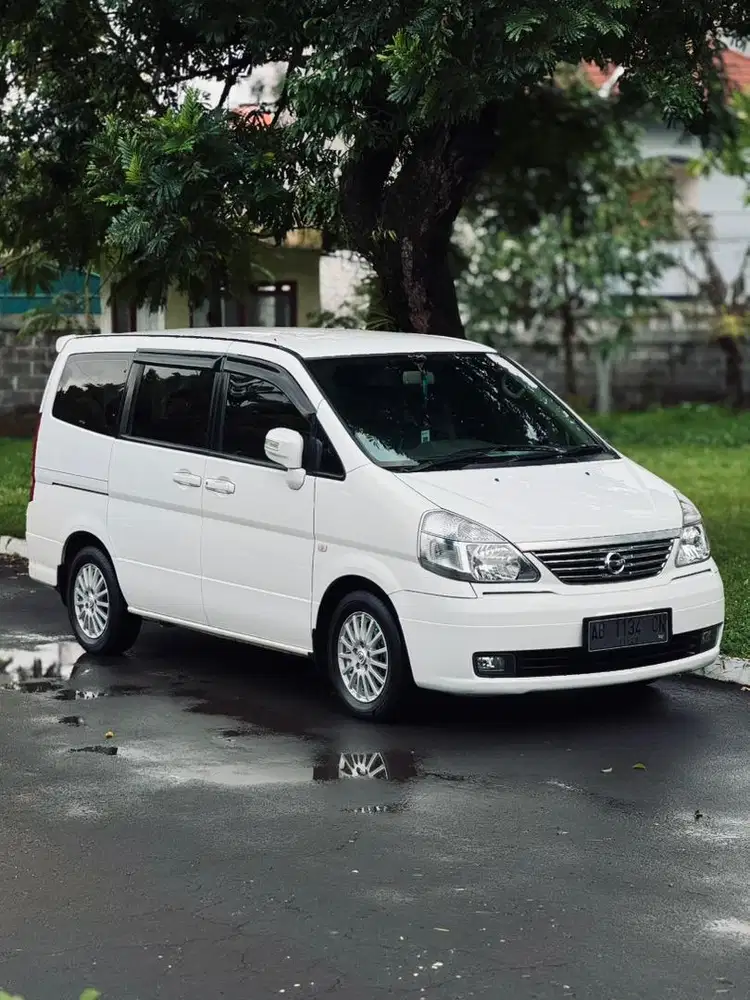 Nissan Serena antik 2012 HWS AB TANGAN 1