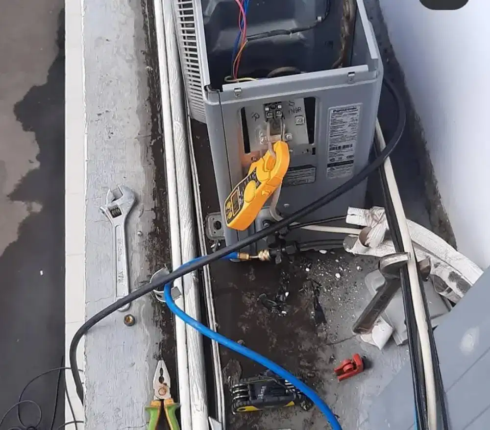 Service AC, cuci AC, bongkar pasang AC, isi freon AC perbaikan AC