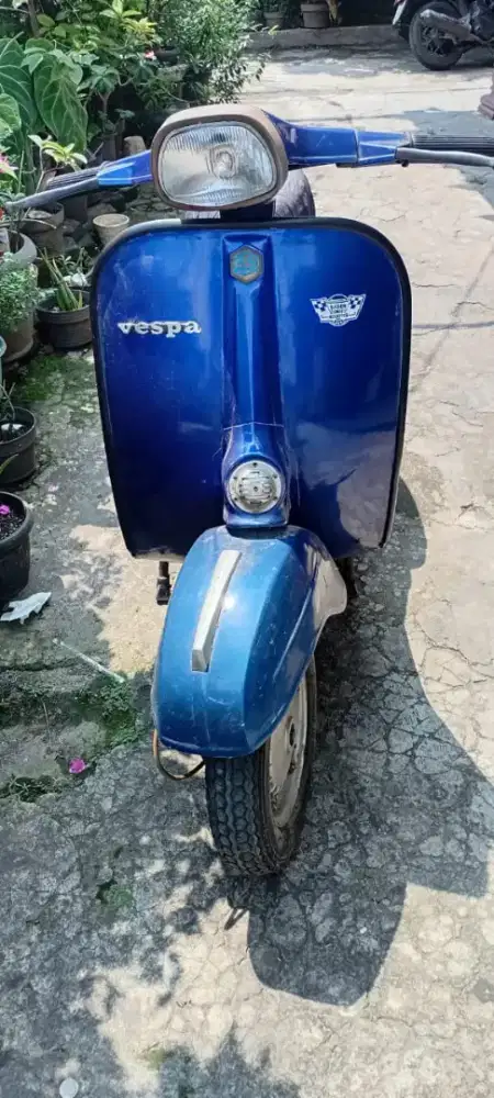 Vespa Super 1975 Kaleng Hidup