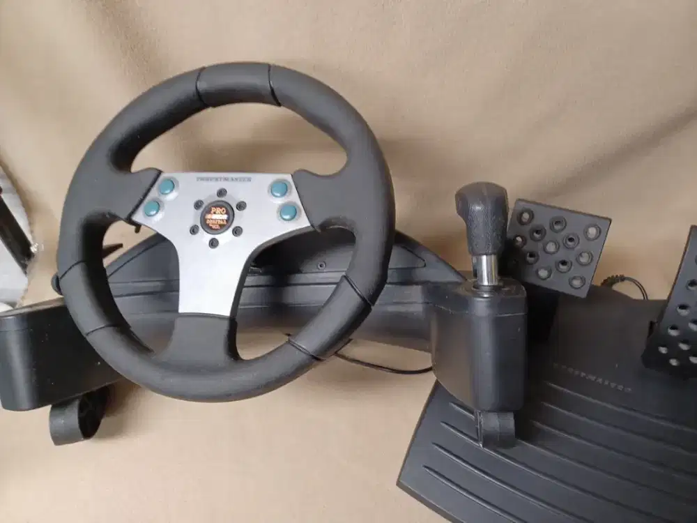Steering wheel thrustmaster Nascar pro 2