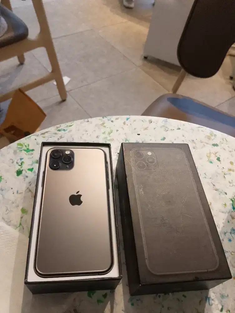 Iphone 11 pro max 256gb baru pastinya guys