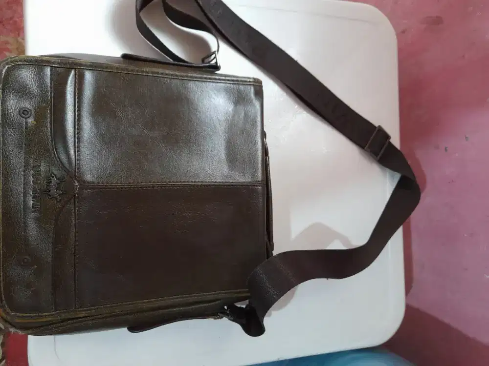 Tas kulit selepang ,siap pakai, pribadi.