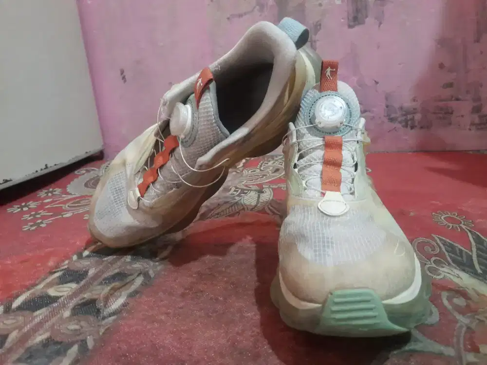 Sepatu, siap pakai, pribadi.