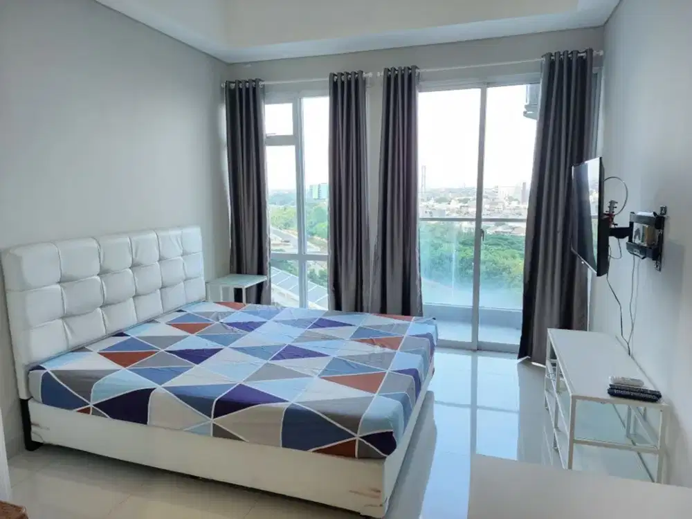 Puri Mansion Studio Lt 9 Furnished hadap kolam renang