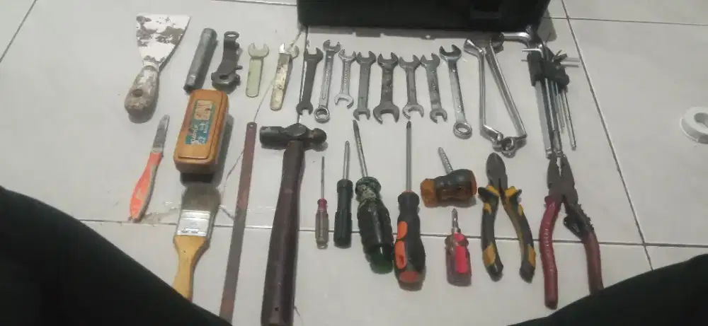 DIJUAL PERALATAN UNTUK BENGKEL