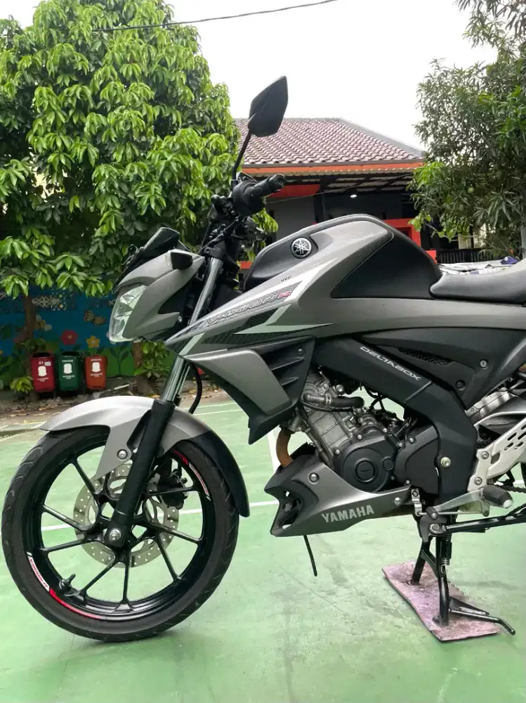 Vixion R 2019 km 20rb