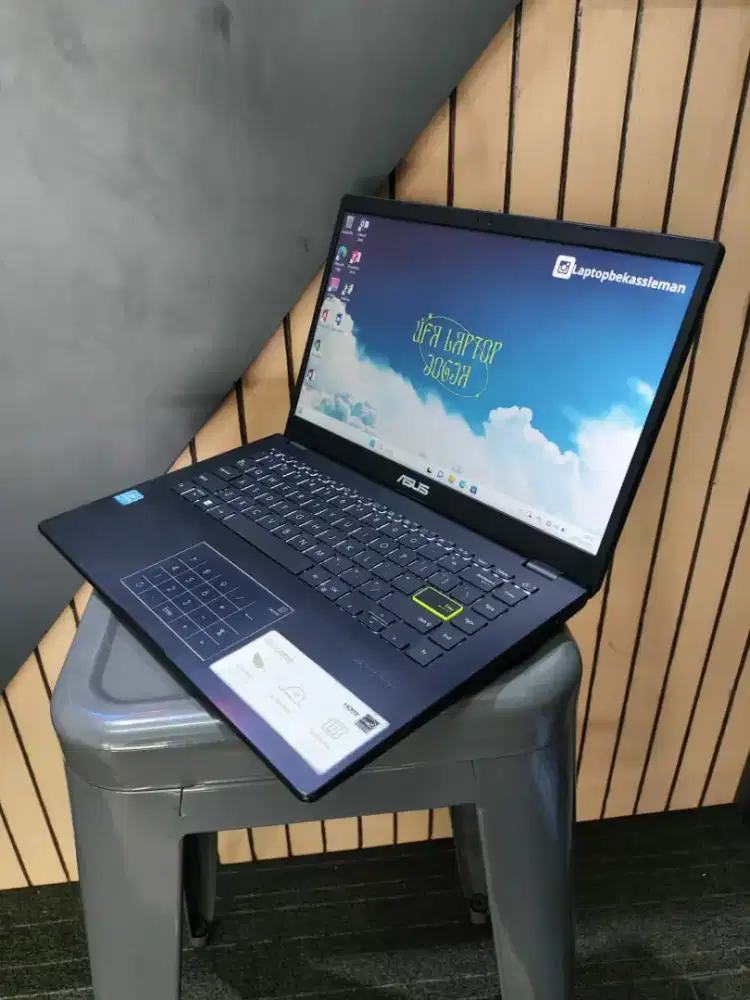 Asus vivobook e410ma Intel celeron N4020, ram 4, ssd 256GB