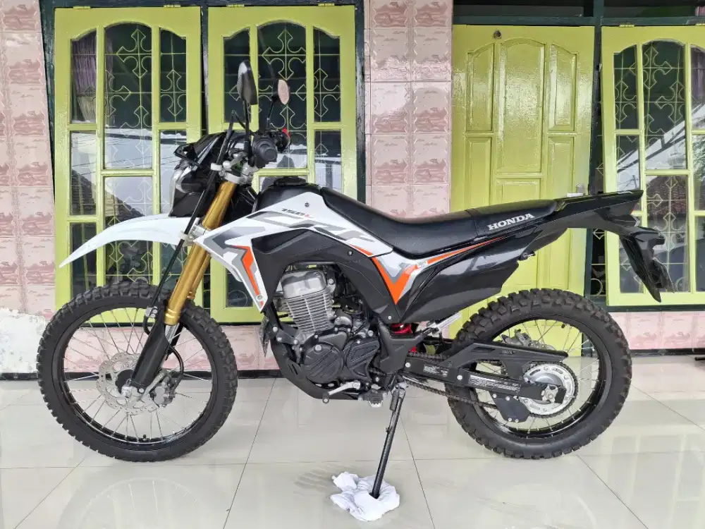 Dijual Sepeda Motor Honda CRF 150L
