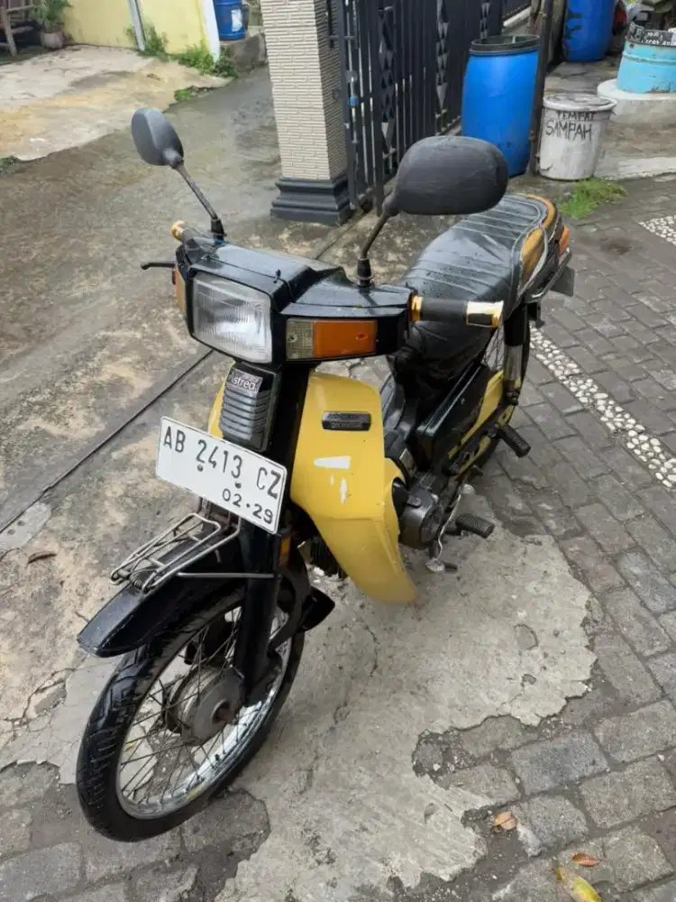 Astrea 800 THN 1985 plat AB sleman