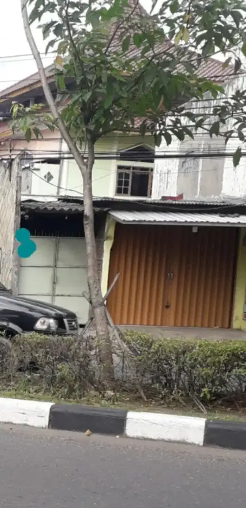 TOKO DAN RUMAH PINGGIR JALAN SOEKARNO HATTA SEMTIM