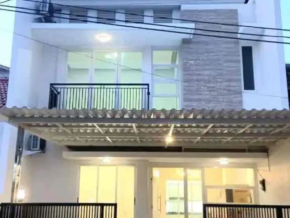 Jual Rumah Baru Semi Furnish Pakuwon City dibangun dengan bata merah
