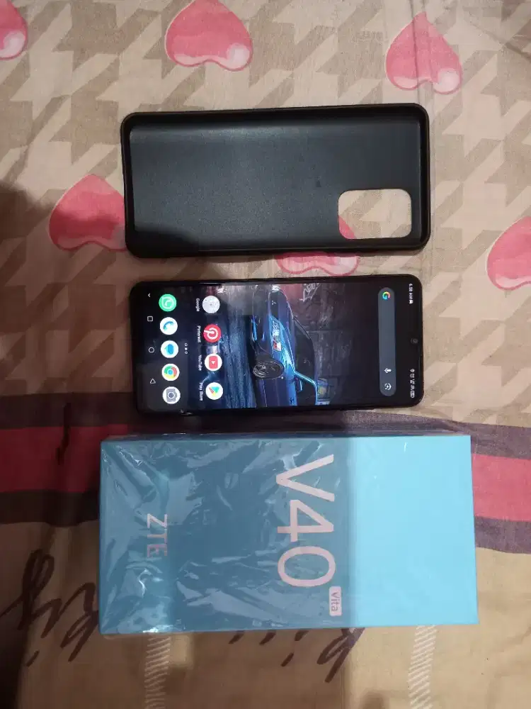 ZTE v40 vita lengkap