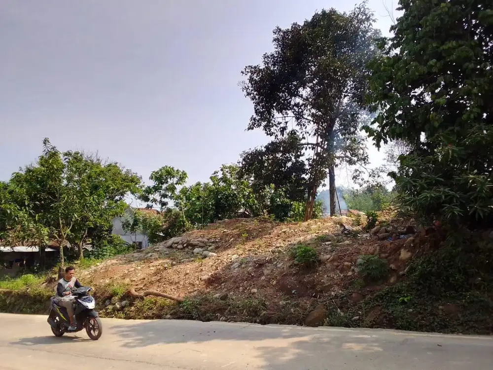 Di jual tanah pinggir jalan dan rumah warga