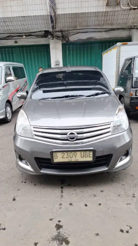 Grand Livina Ultimate Istimewa Matic 2013