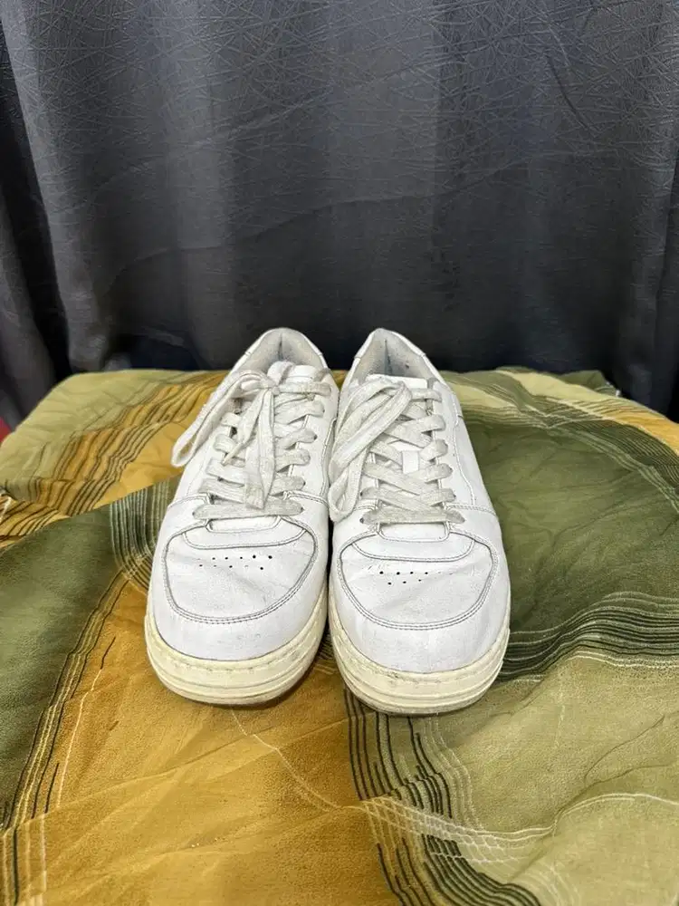 Sepatu pull and bear size 43