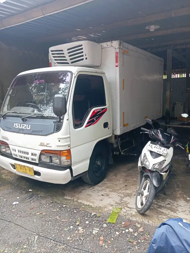 Dijual cepat elf thermo 2010 kondisi bagus tinggal pakai