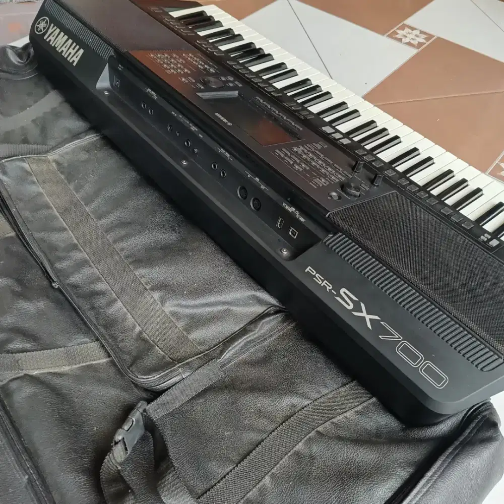 Keyboard YAMAHA SX 700