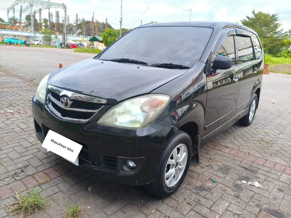 Avanza G 2011 AT ( good condition)