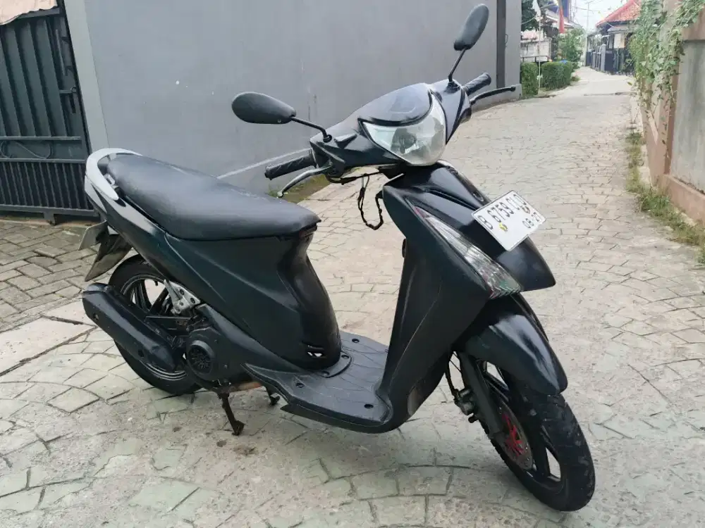 Suzuki spin 2010 stater tokcer halus mulus terawat
