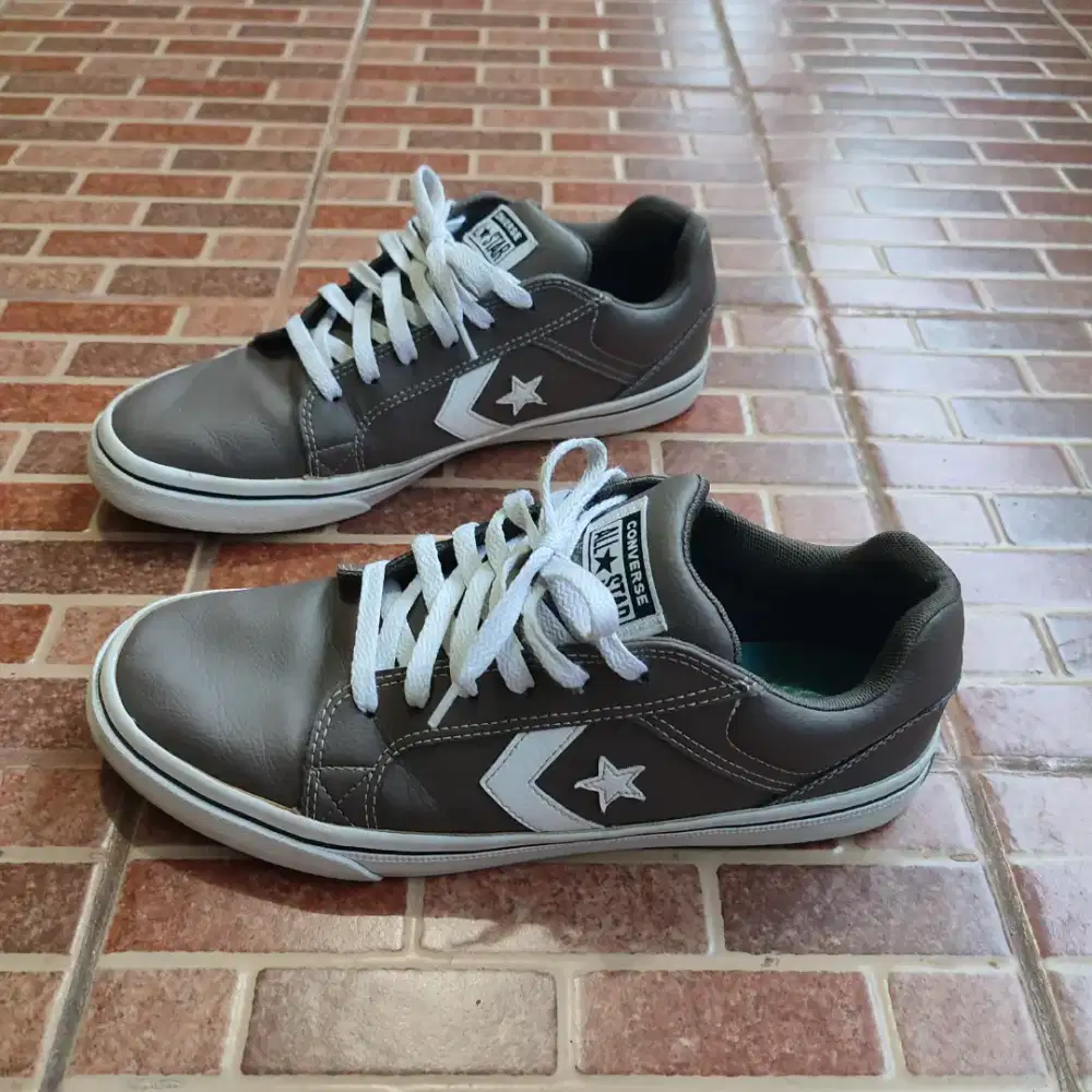 Sepatu converse one star kulit leather